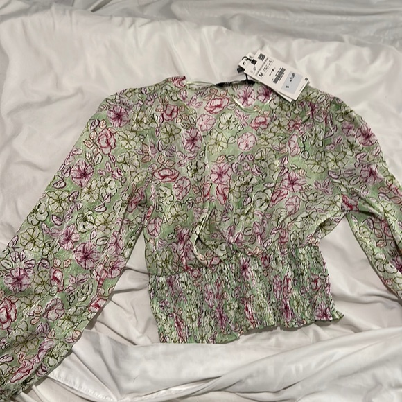 Zara Tops Zara Green Floral Top Poshmark